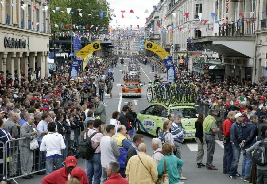 Sur le Tour de France féminin,  la FDSEA affiche les métiers agricoles