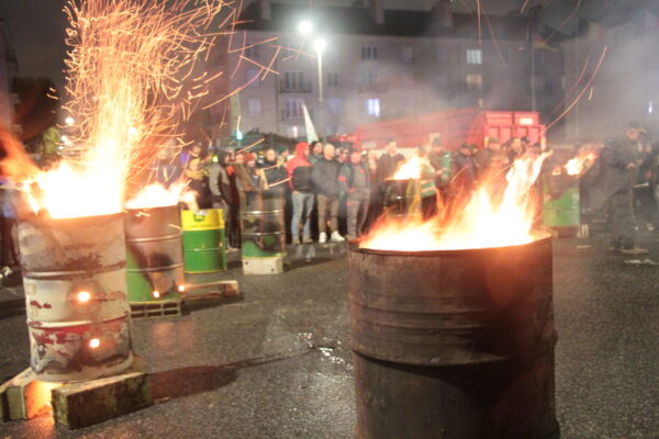 Les agriculteurs  ravivent la flamme