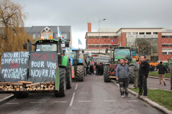 Les agriculteurs rallument le feu